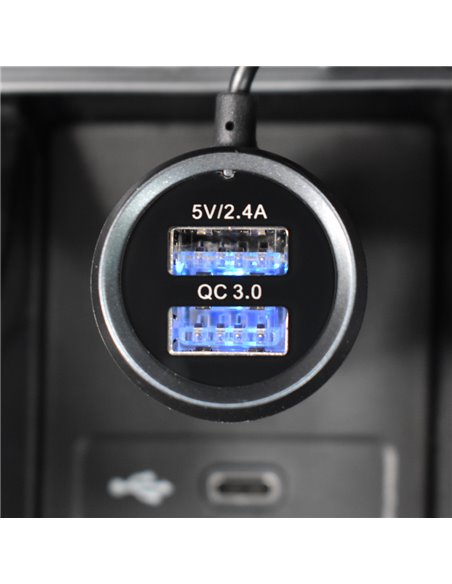 INCARCATOR AUTO 1XUSB QC3.0 SI 1XUSB 2.4A CU BLUETOOTH SI MODULATOR FM