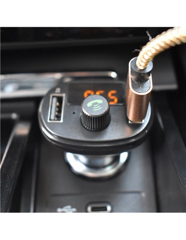 INCARCATOR AUTO 1XUSB QC3.0 SI 1XUSB 2.4A CU BLUETOOTH SI MODULATOR FM